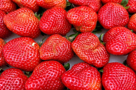 今だけ即出荷🍓イチゴ🍓家庭用🍓福岡県産🍓  空中で真っ赤に実る🍓
【あまおういちご 1080g】 180g×6pc