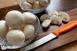 【要冷蔵】【バラ詰め1kg】生で食べられる！肉質にこだわった新鮮マッシュルーム!!