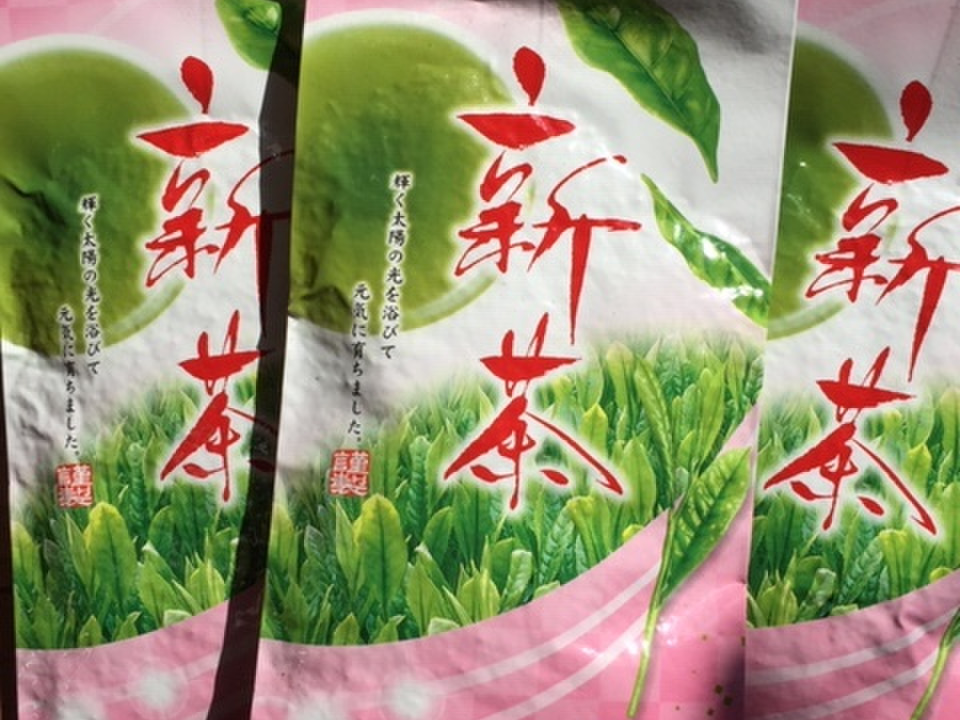 お値下げしました【新茶】79才の父が作った【カンタンに飲んで茶葉も食べちゃお！】深蒸し茶　100g ３袋