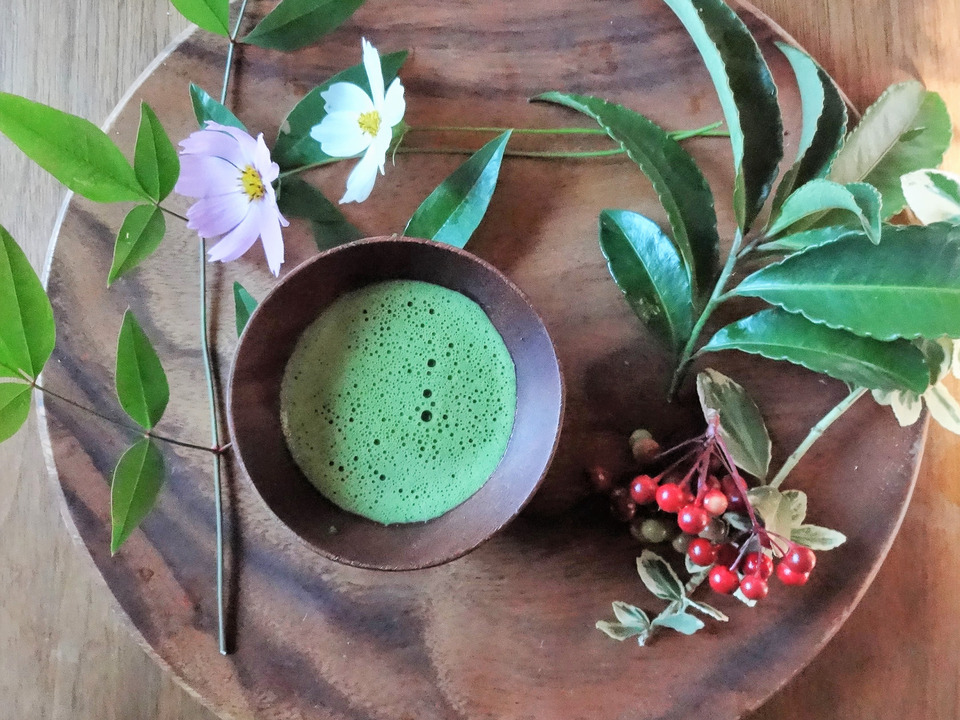 （＊宅配便）石臼（茶臼）挽きたてできました(*^^*)特上宇治抹茶【月影☽ -moon shine-】まるごといいね♡お水出しも人気です♡(農薬・化学肥料・除草剤不使用）