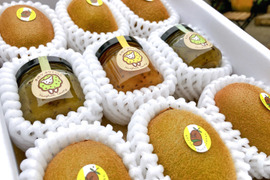 【冬ギフト】無添加手作り♪自家製ゴールドキウイとグリーンキウイのミニジャム＆キウイセット!!美味しいアイスティーにも大変身！(M箱)【熨斗対応可】'M-MJ1'